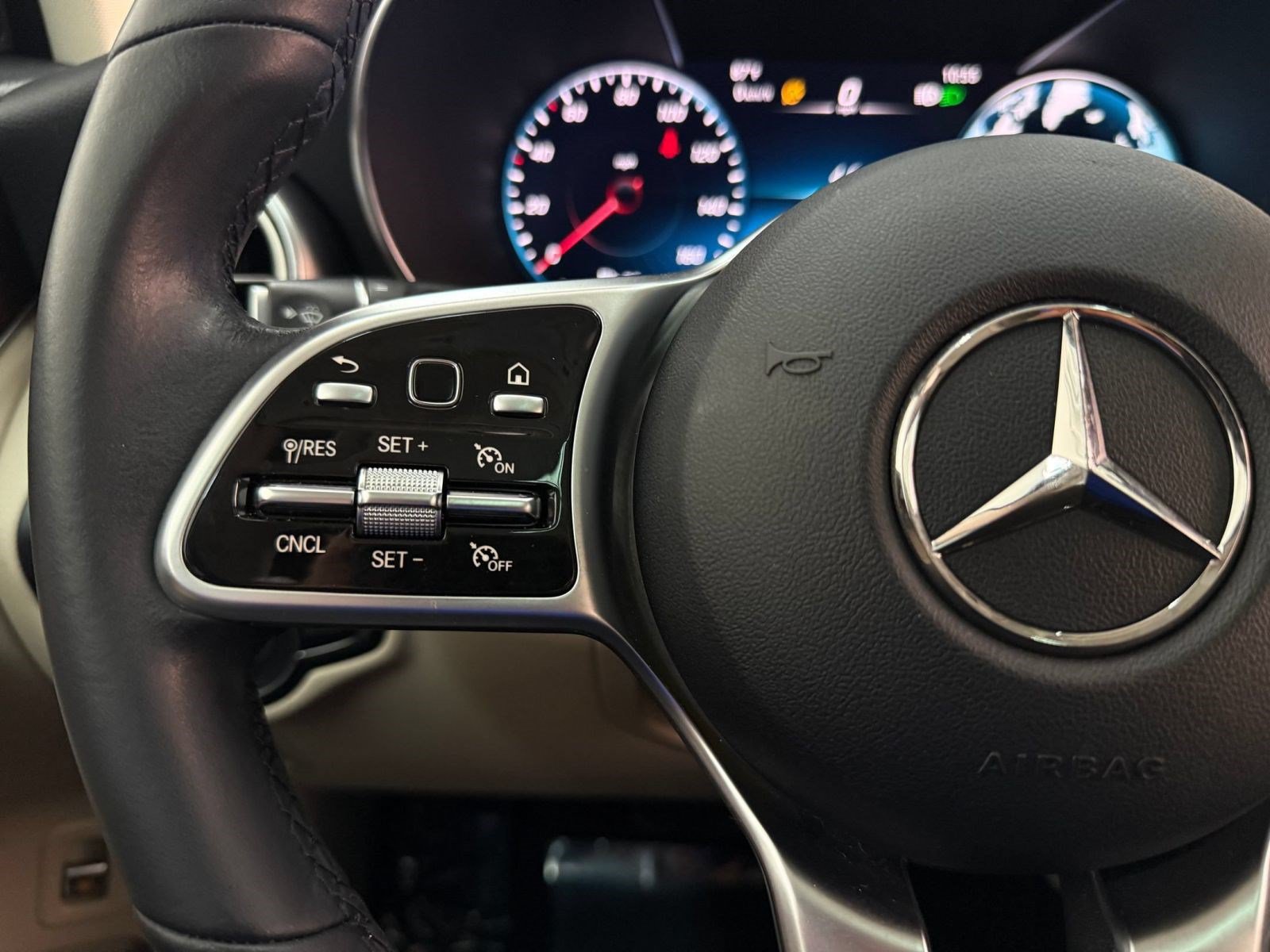 Used 2022 Mercedes-Benz GLC 300 image 13