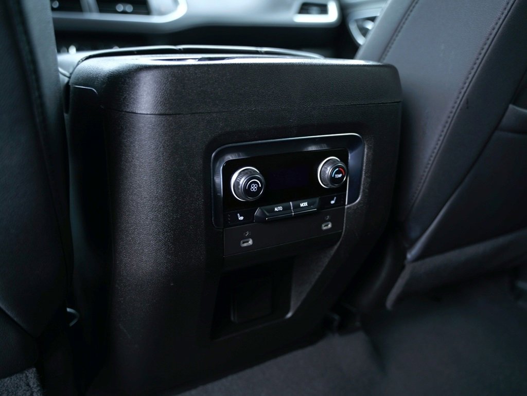 Used 2023 Chevrolet Tahoe LT w/ Luxury Package image 32