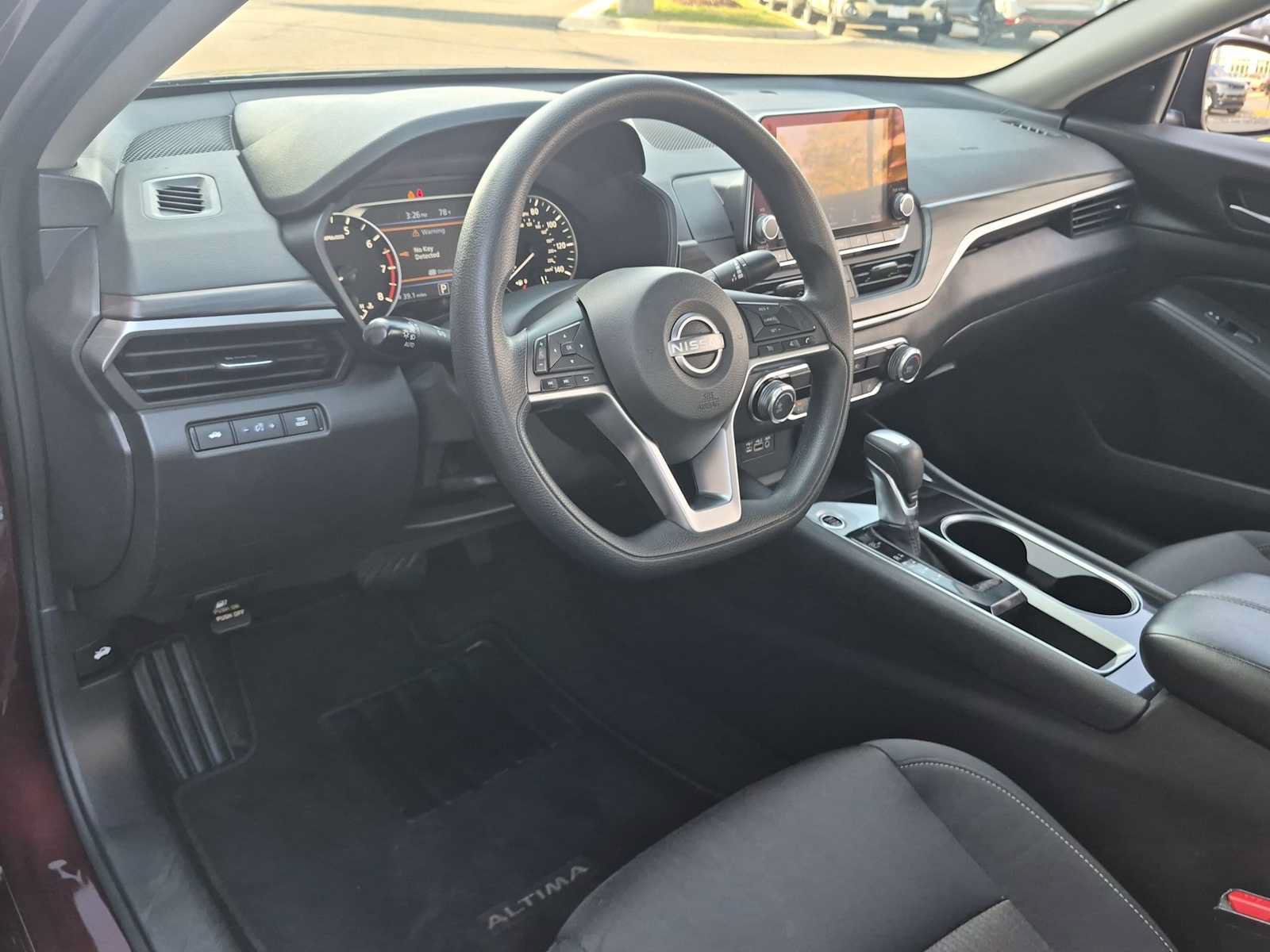 Used 2024 Nissan Altima 2.5 SV FWD image 10