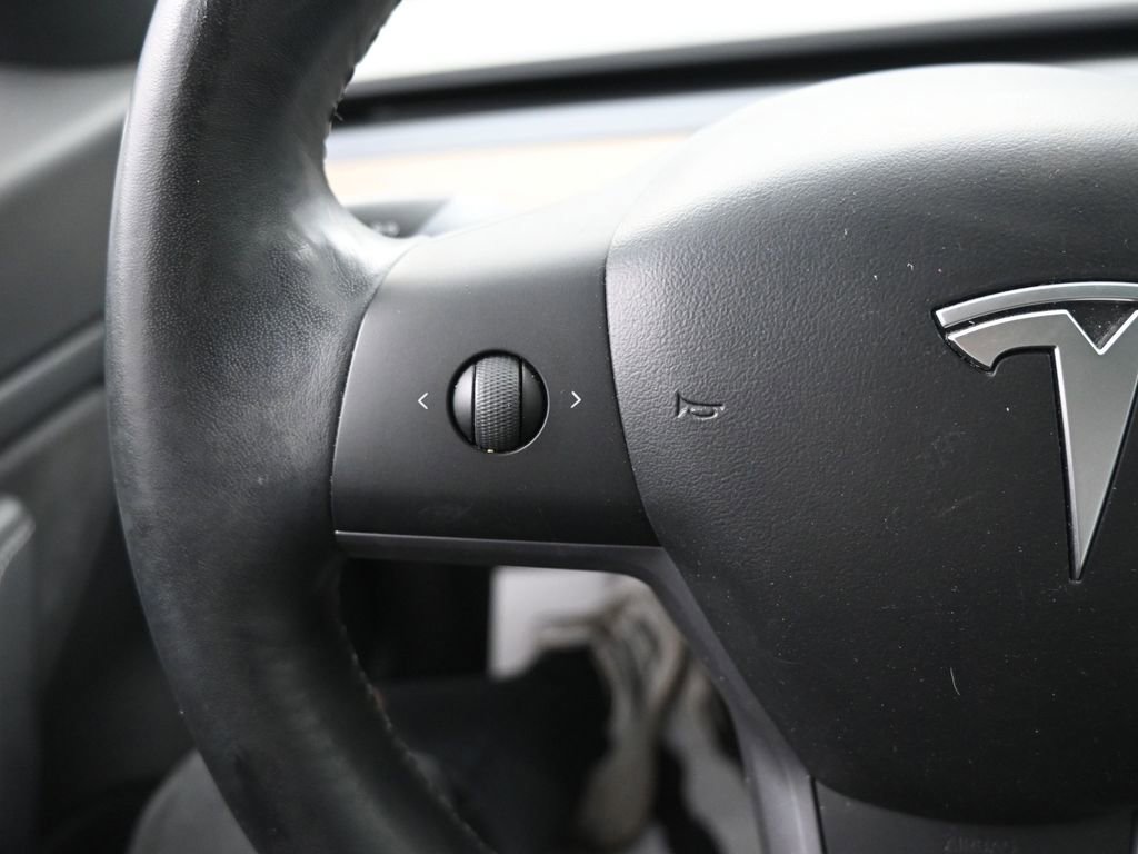 Used 2018 Tesla Model 3 Mid Range image 22