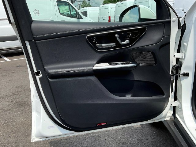Used 2024 Mercedes-Benz GLC 300 4MATIC image 22