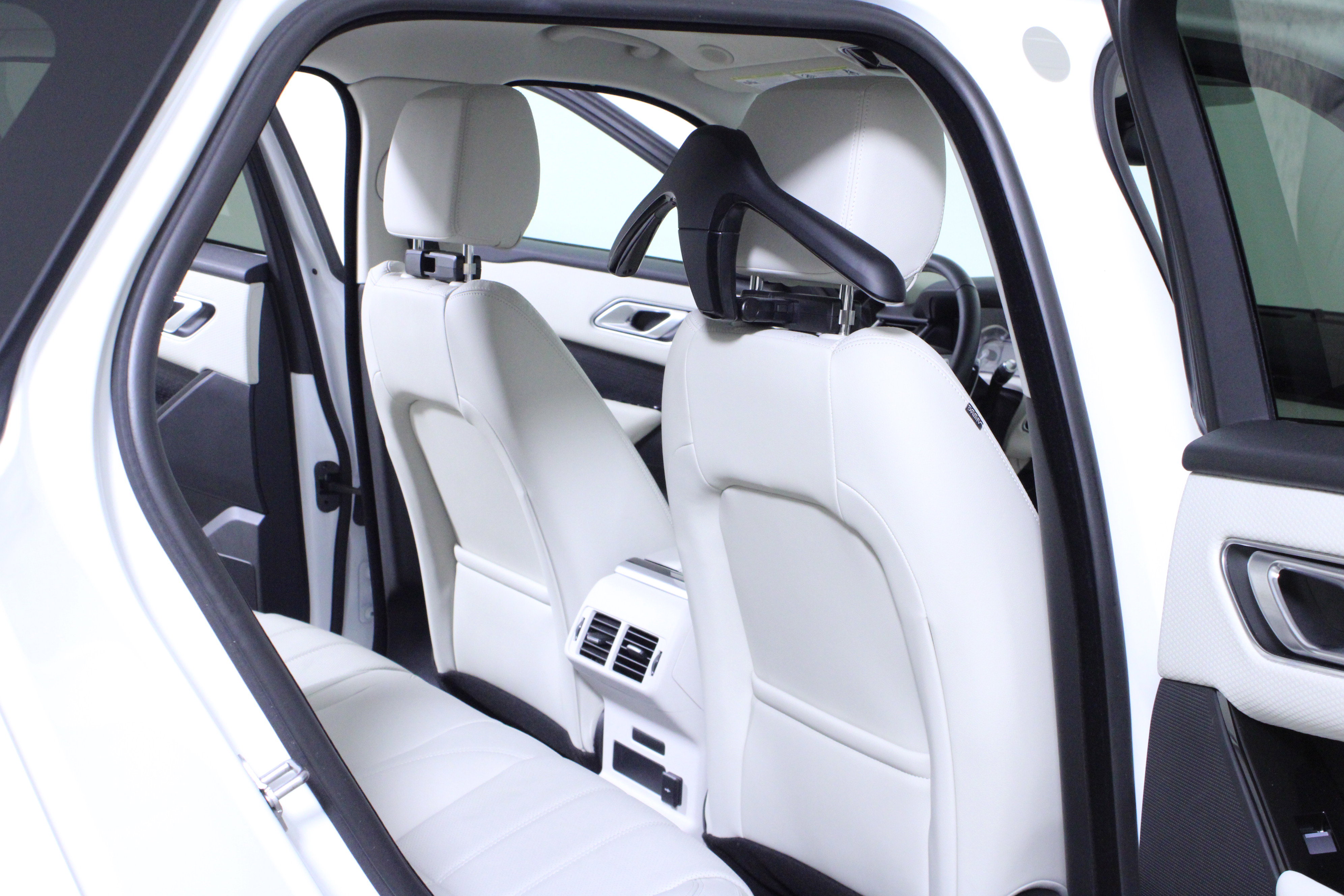 Used 2023 Land Rover Range Rover Velar R-Dynamic S image 13