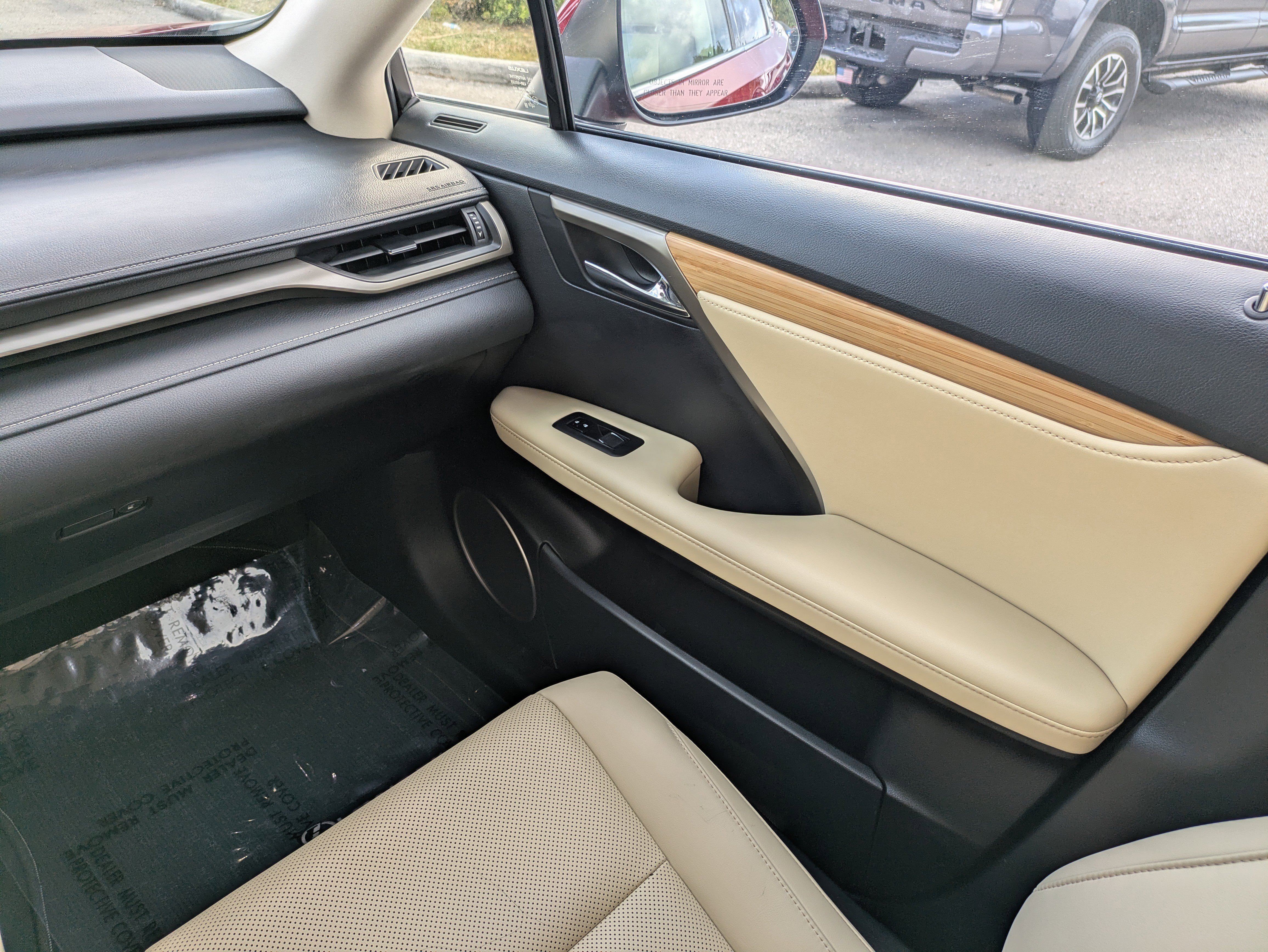 Used 2021 Lexus RX 350L RX 350L w/ Premium Package image 19