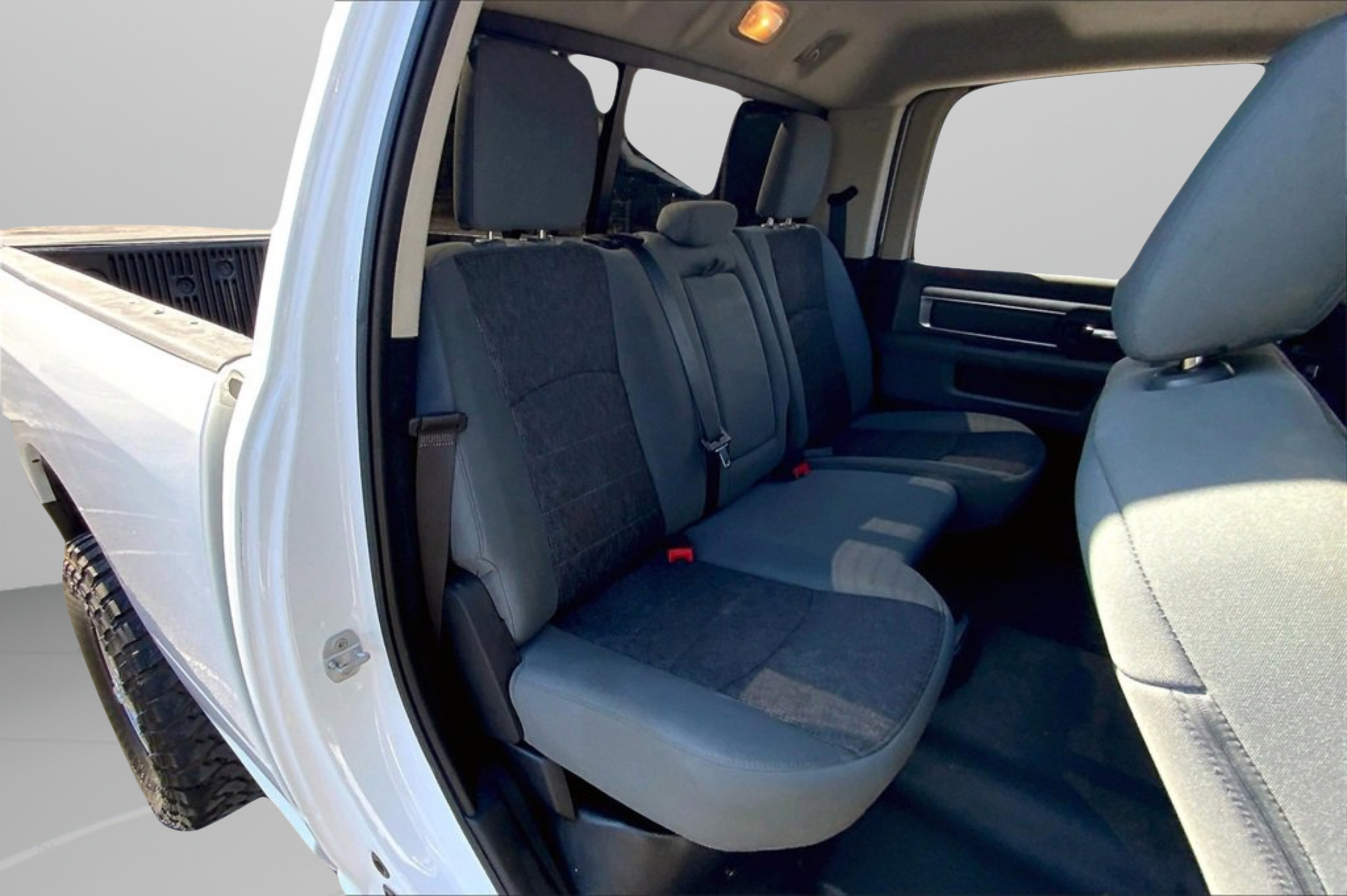 Used 2014 RAM 2500 SLT w/ Protection Group AWD/4WD image 25