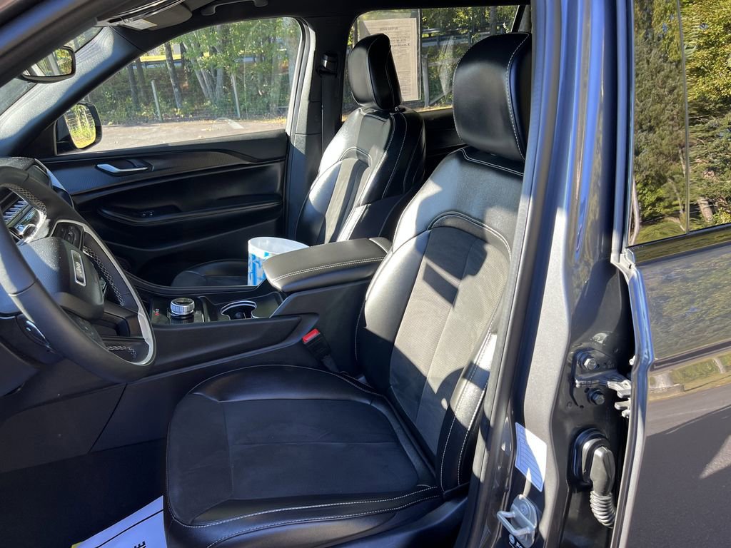 Certified 2024 Jeep Grand Cherokee L Laredo AWD/4WD image 15