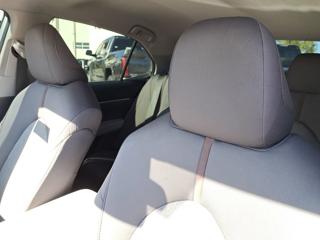 Used 2019 Toyota Camry LE w/ Phone Cable & Charge Package image 16