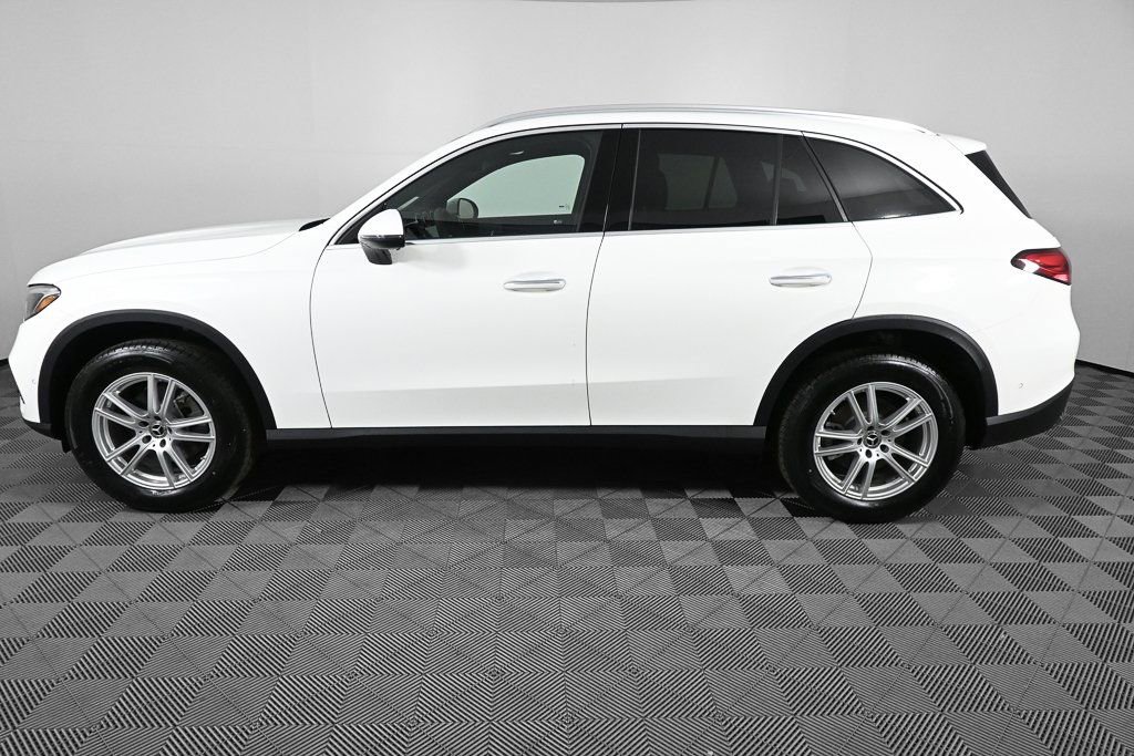 New 2025 Mercedes-Benz GLC 300 4MATIC image 3