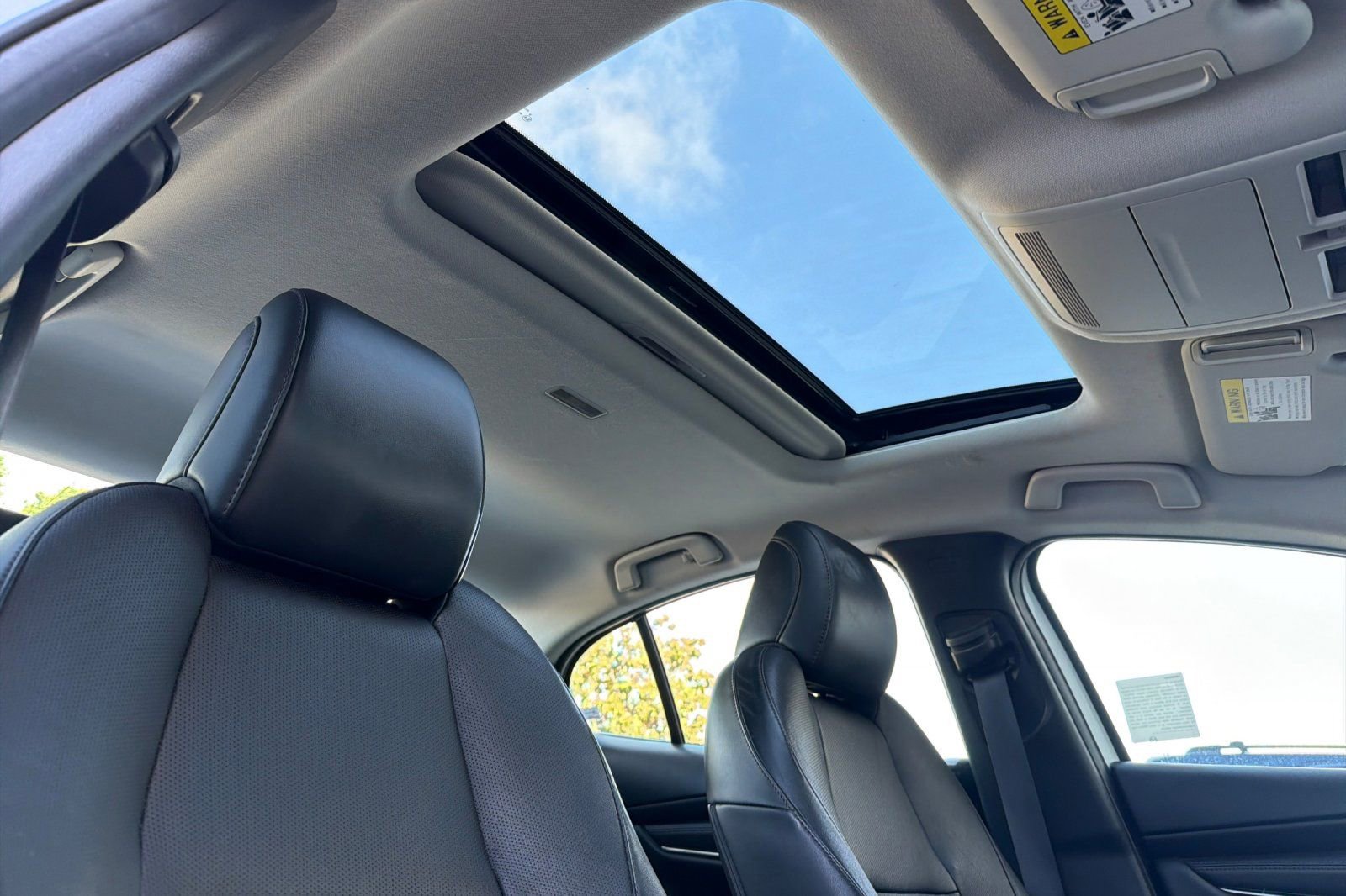 Used 2023 MAZDA MAZDA3 s image 16