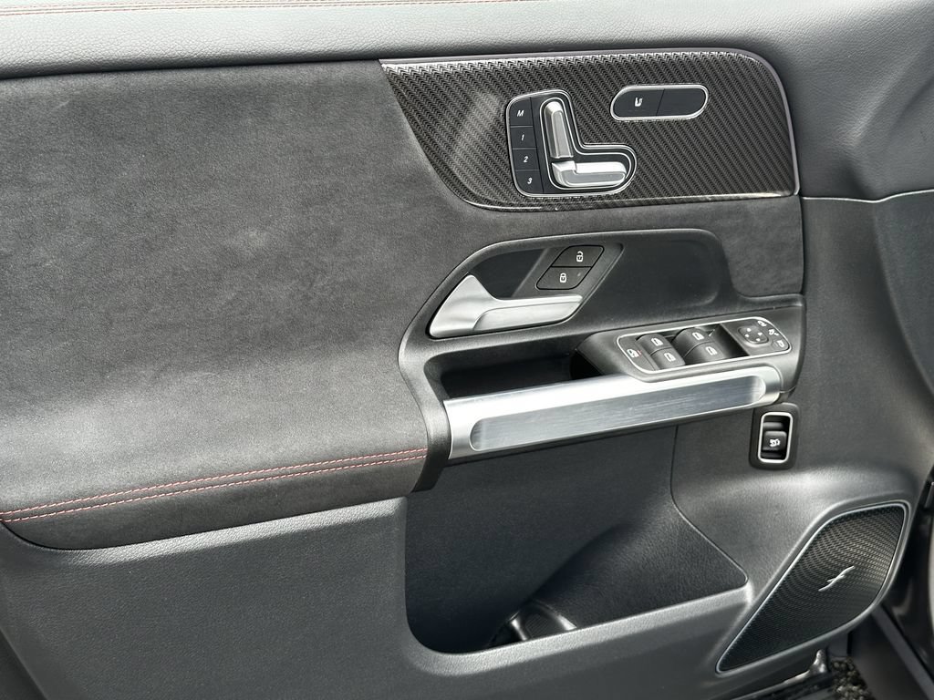 Certified 2025 Mercedes-Benz GLB 250 image 11
