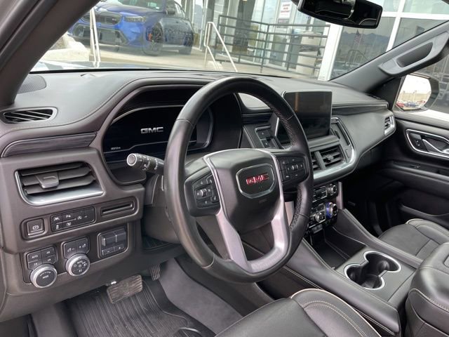 Used 2023 GMC Yukon XL SLT w/ SLT Premium Package image 8