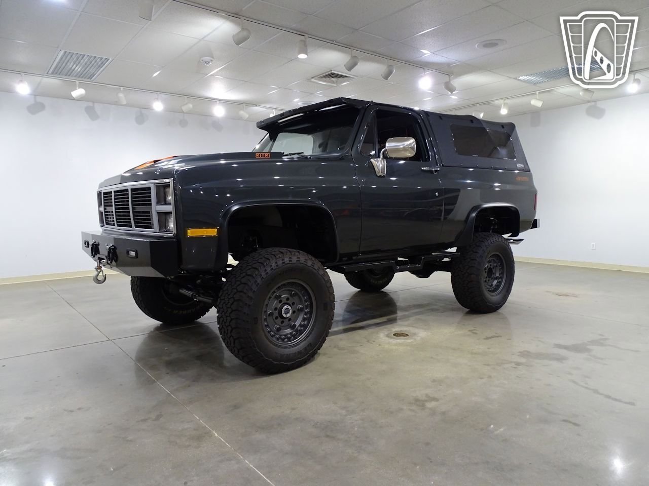 Used 1987 GMC Jimmy 4WD image 2