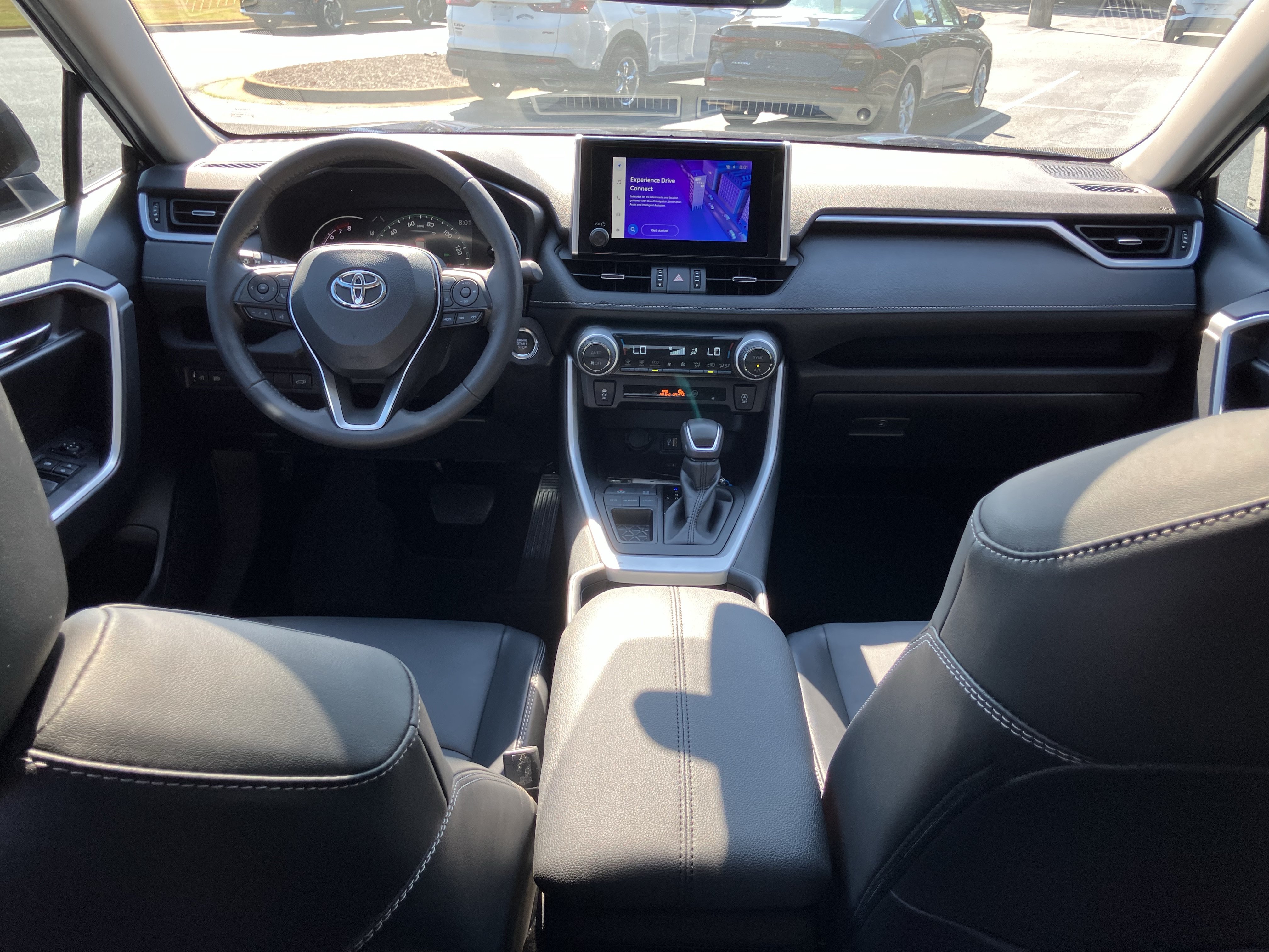 Used 2024 Toyota RAV4 XLE Premium FWD image 31