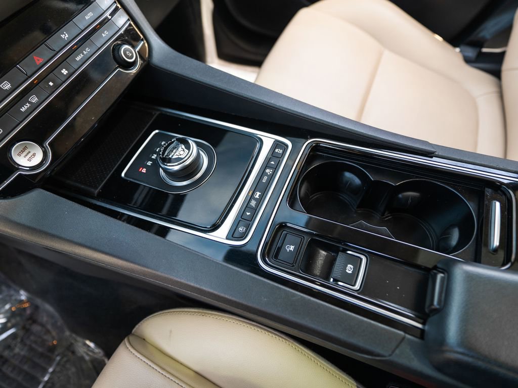 Used 2020 Jaguar F-PACE Premium AWD/4WD image 23