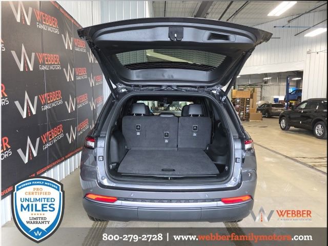 New 2026 Jeep Grand Cherokee Altitude image 6