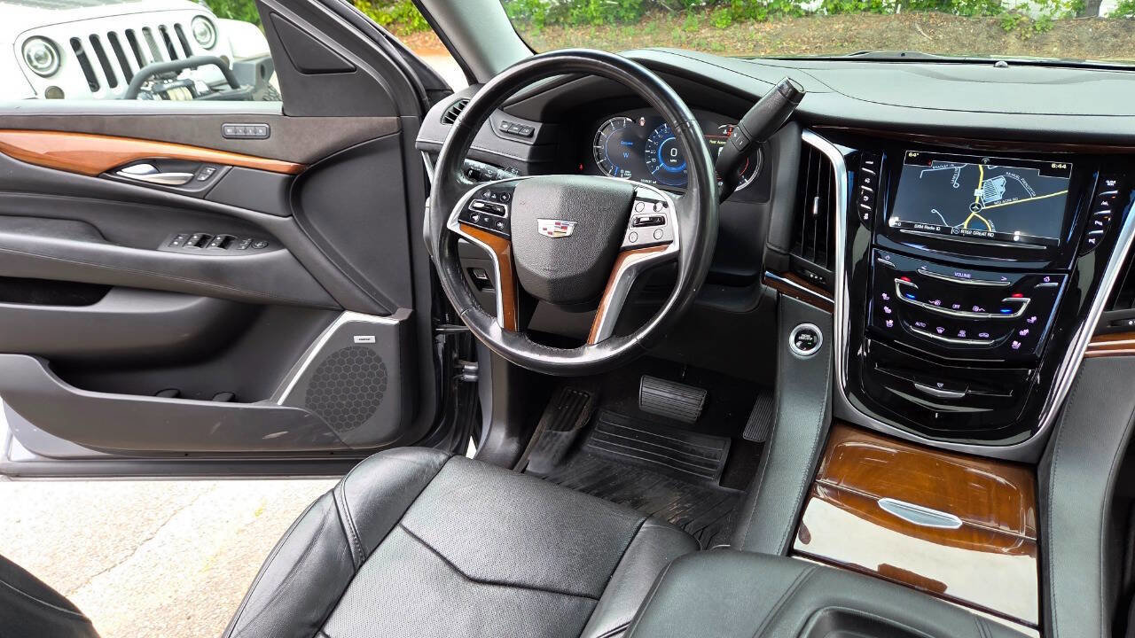 Used 2018 Cadillac Escalade ESV Premium Luxury AWD/4WD image 37