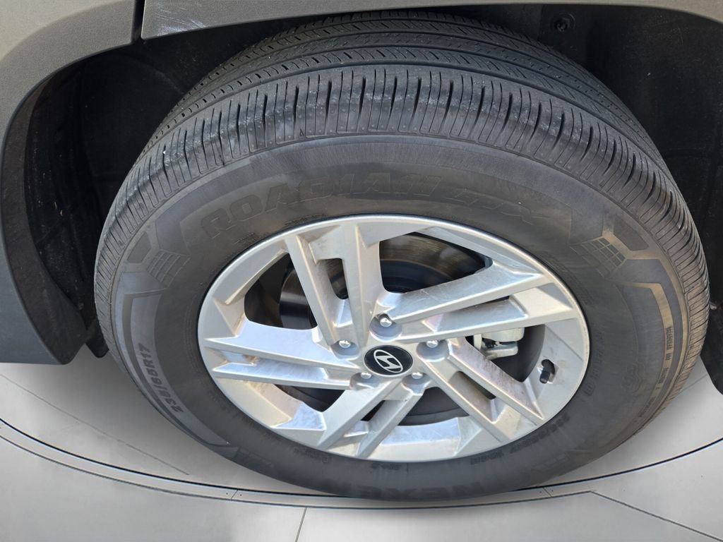 Certified 2026 Hyundai Tucson SE image 8