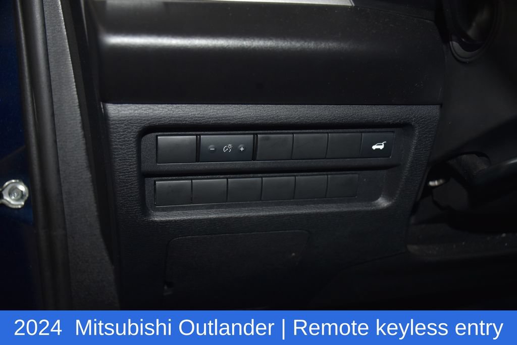 Used 2024 Mitsubishi Outlander SE AWD/4WD image 9