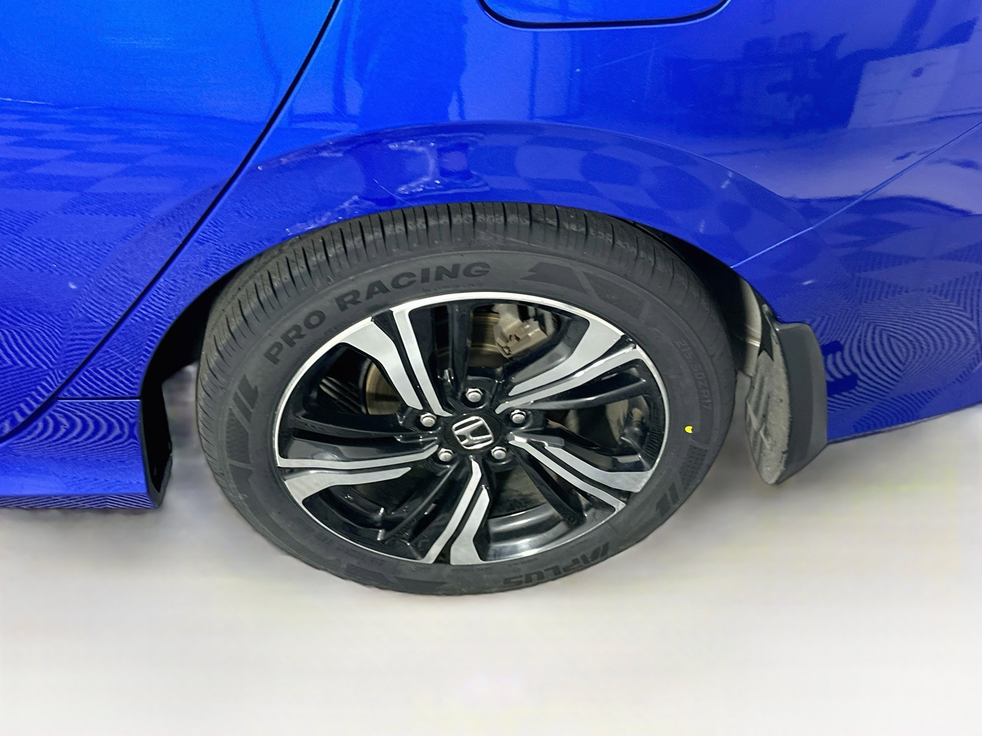 Used 2017 Honda Civic Touring image 11