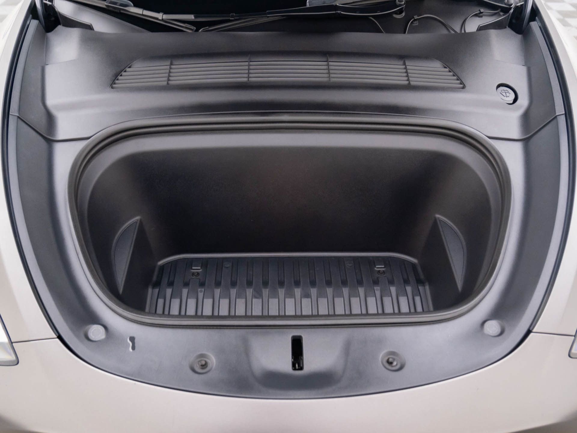 Used 2023 Tesla Model Y Long Range image 32