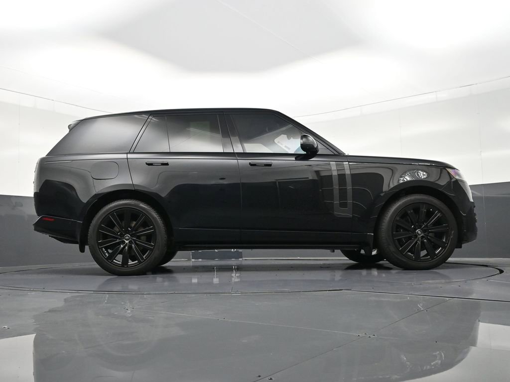 Used 2023 Land Rover Range Rover SE image 28
