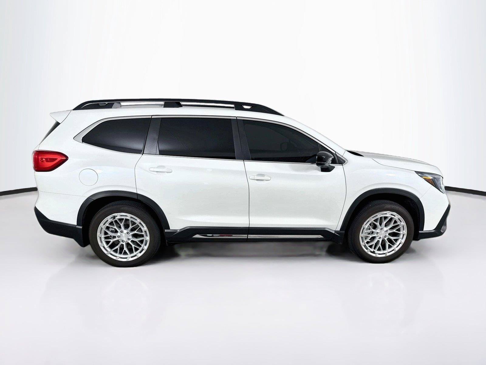 Used 2025 Subaru Ascent Limited AWD/4WD image 6