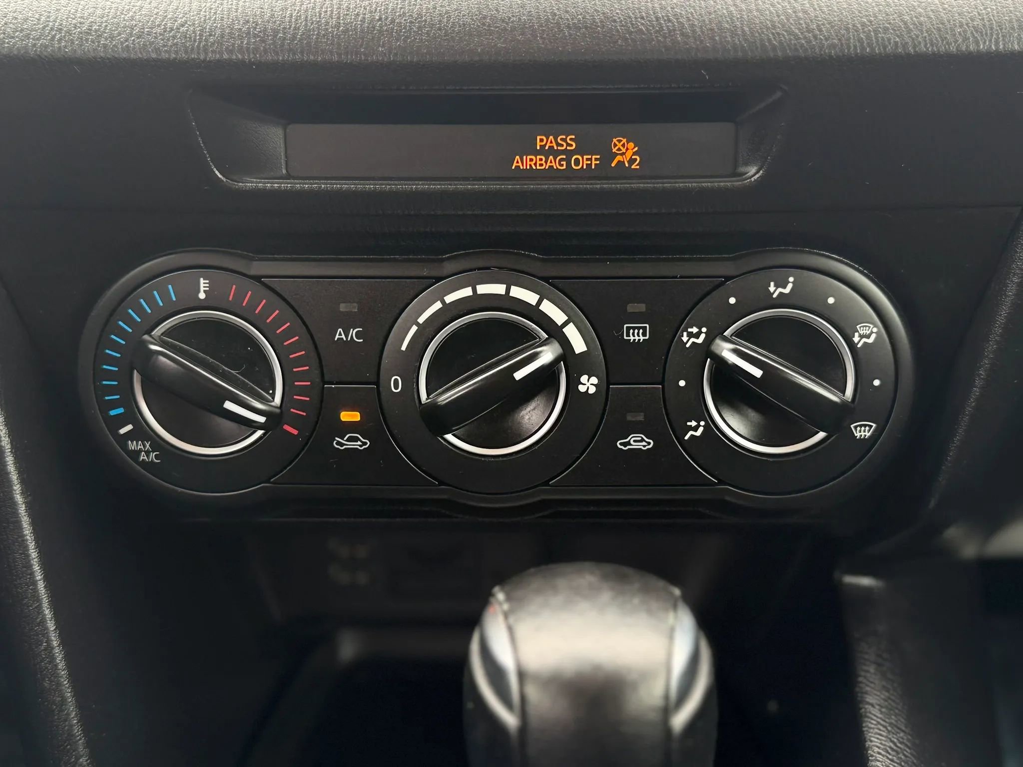 Used 2015 MAZDA MAZDA3 i Touring FWD image 34
