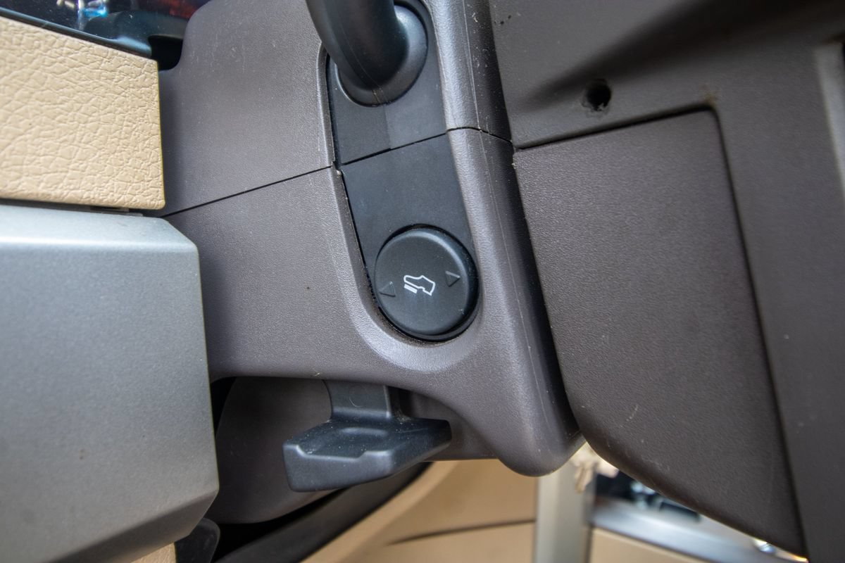 Used 2014 Ford F150 Lariat w/ Equipment Group 502A Luxury AWD/4WD image 36