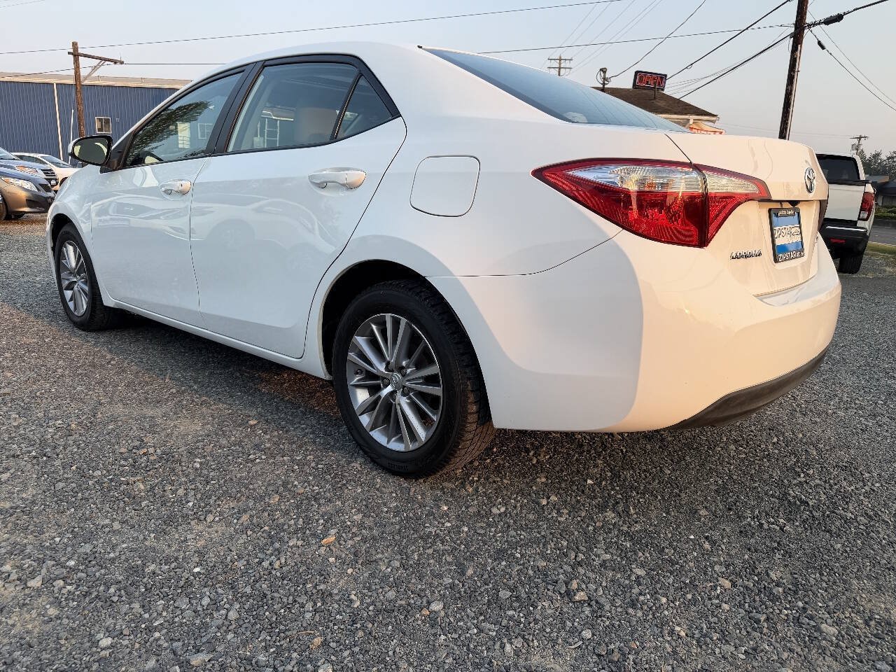 Used 2014 Toyota Corolla LE FWD image 5