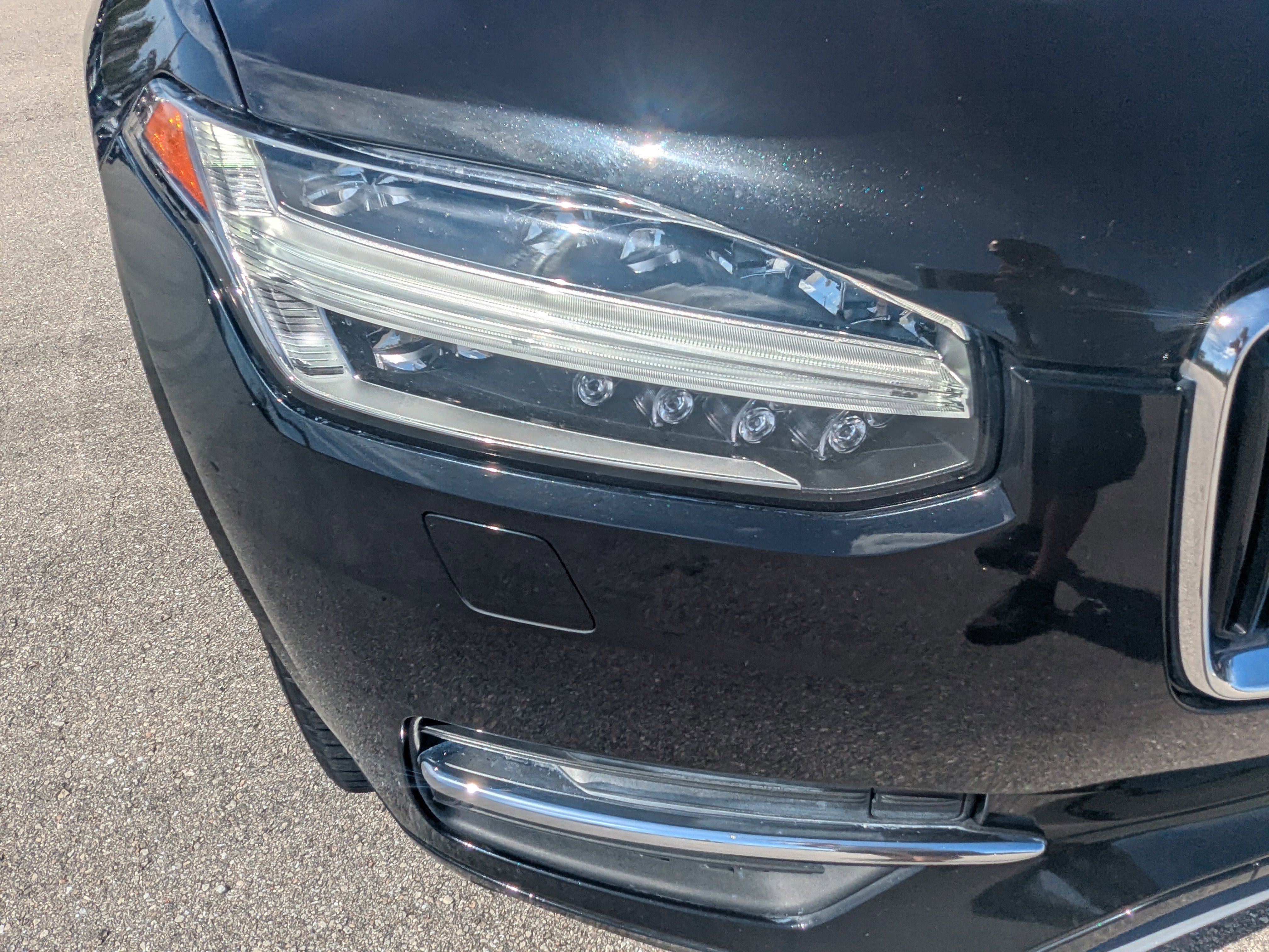 Used 2017 Volvo XC90 T6 Momentum w/ Vision Package image 10