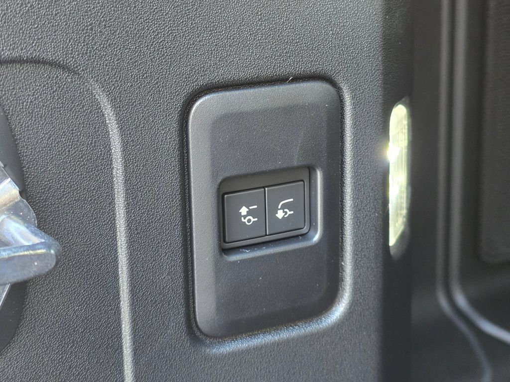 New 2026 Land Rover Defender 110 S AWD/4WD image 13