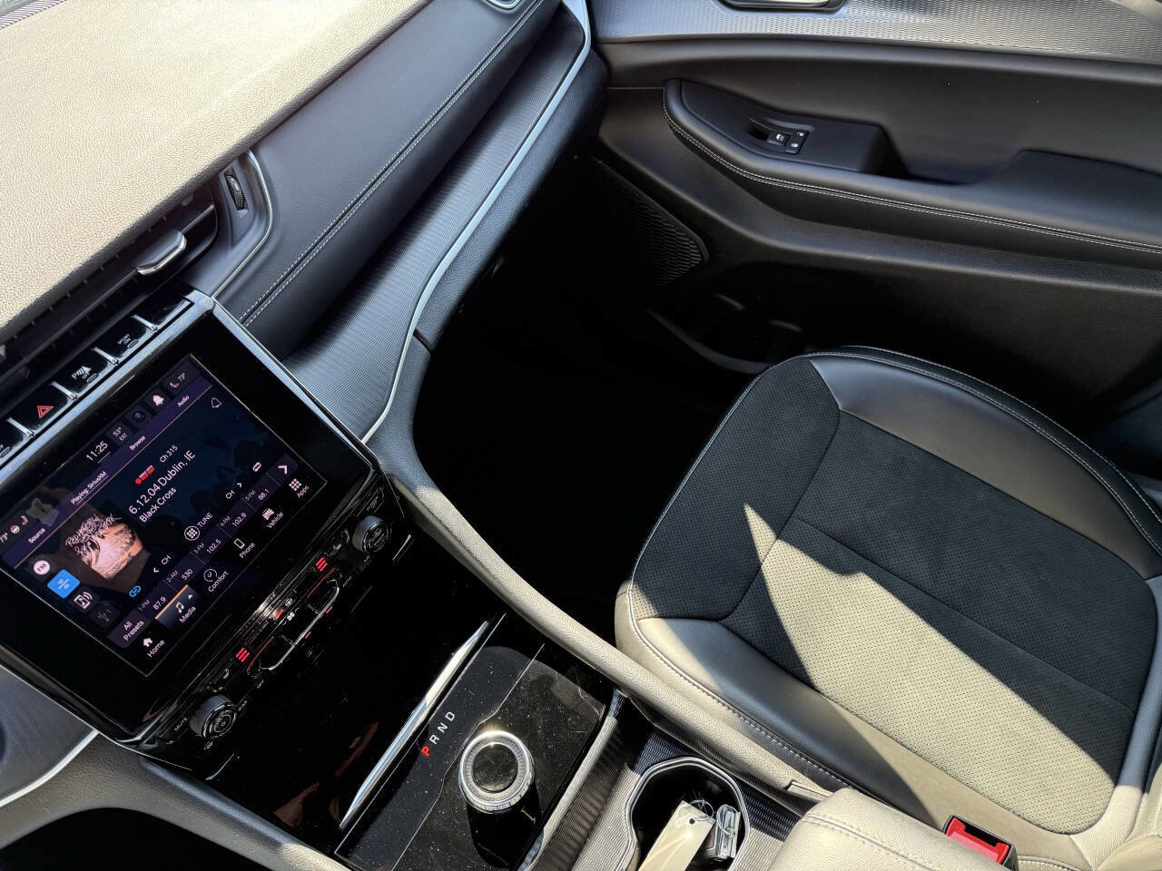 Used 2025 Jeep Grand Cherokee Altitude image 22