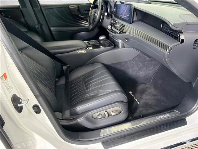 Used 2022 Lexus LS 500 w/ Interior Upgrade Package RWD image 15