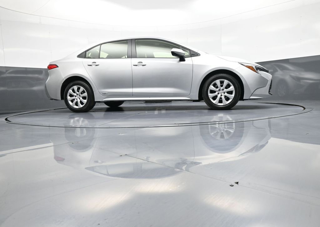 Certified 2024 Toyota Corolla LE AWD/4WD image 27