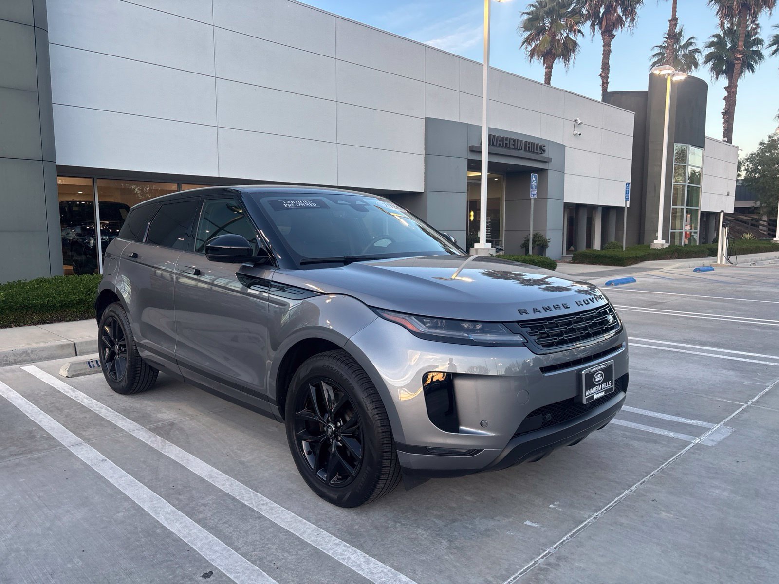 Used 2026 Land Rover Range Rover Evoque S AWD/4WD image 2