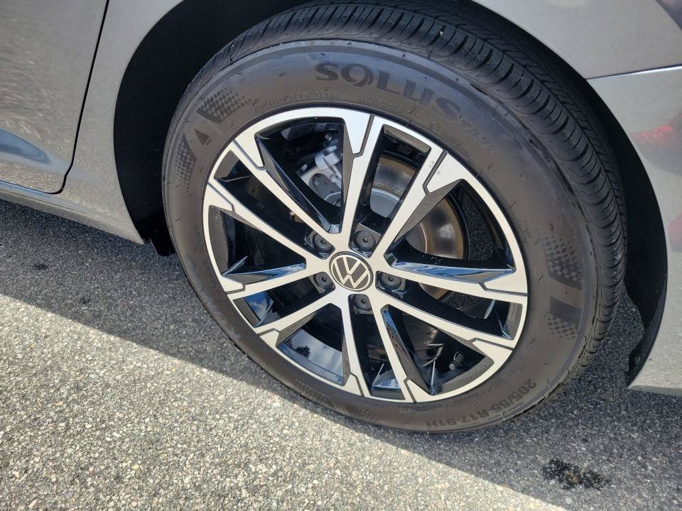 Certified 2026 Volkswagen Jetta Sport FWD image 27