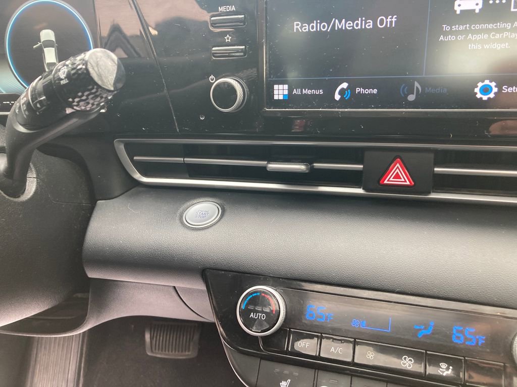 Used 2021 Hyundai Elantra SEL w/ Convenience + Premium Package FWD image 20