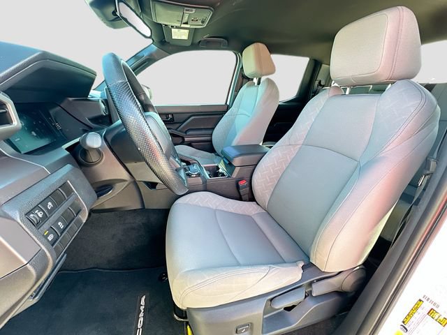 Used 2025 Toyota Tacoma SR5 AWD/4WD image 19