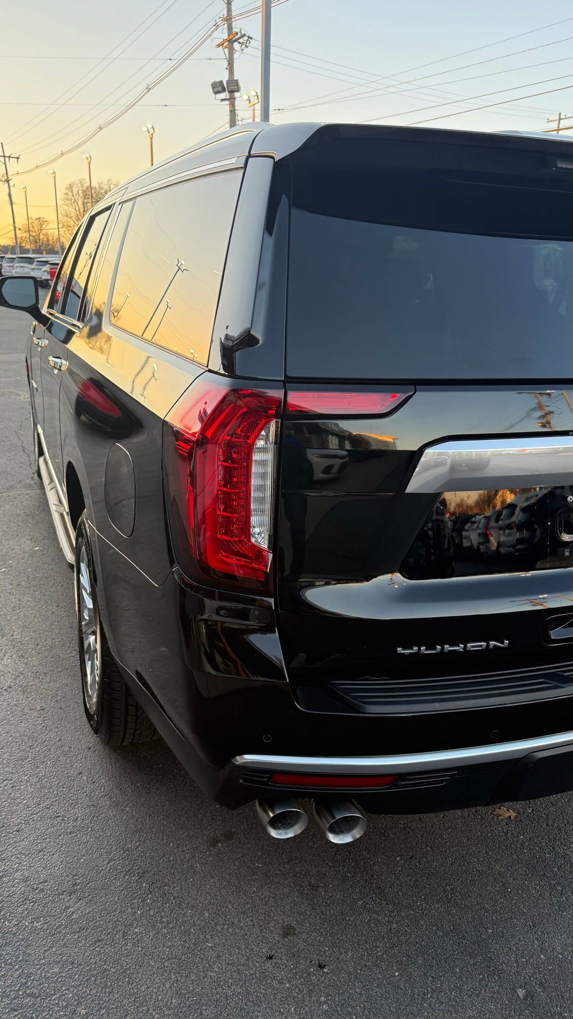 Used 2024 GMC Yukon XL Denali w/ Advanced Technology Package image 5