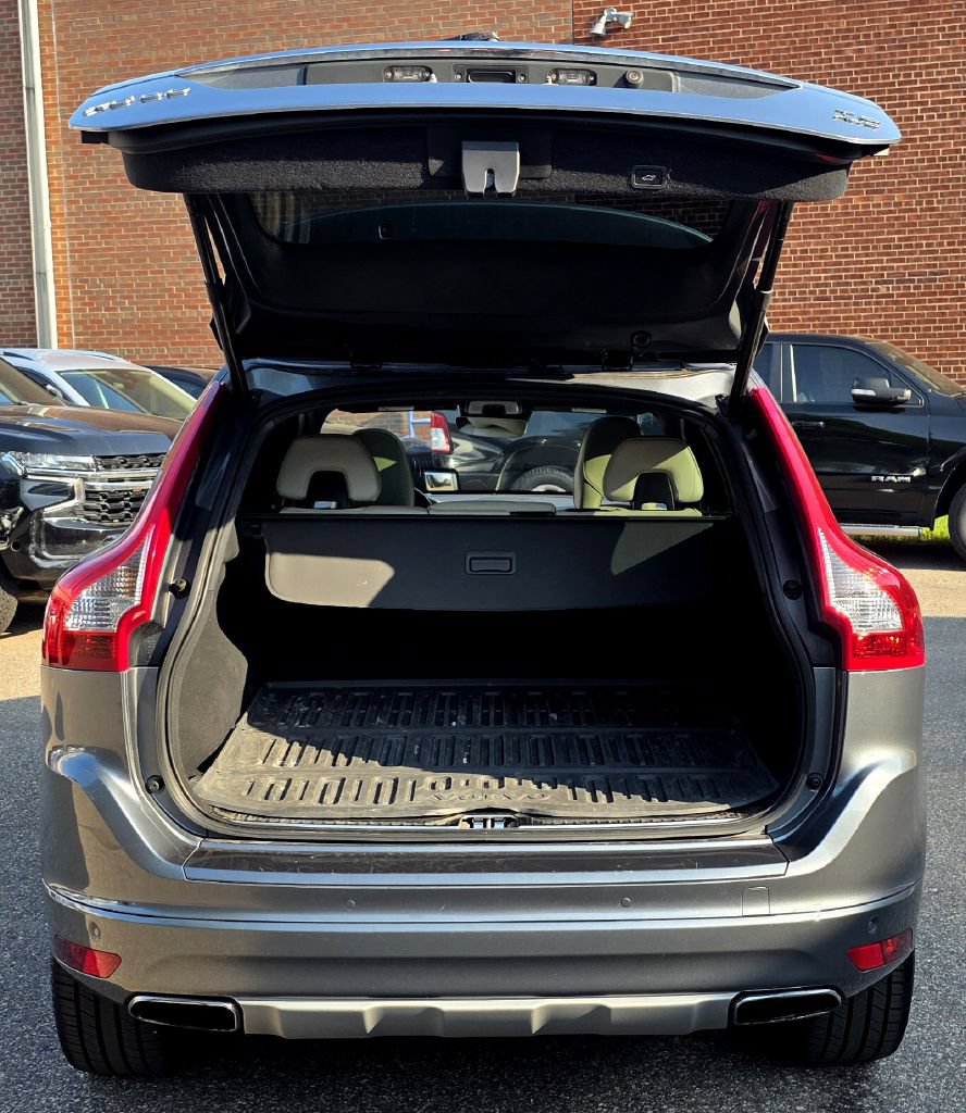 Used 2016 Volvo XC60 T6 Platinum w/ Inscription Package AWD/4WD image 7