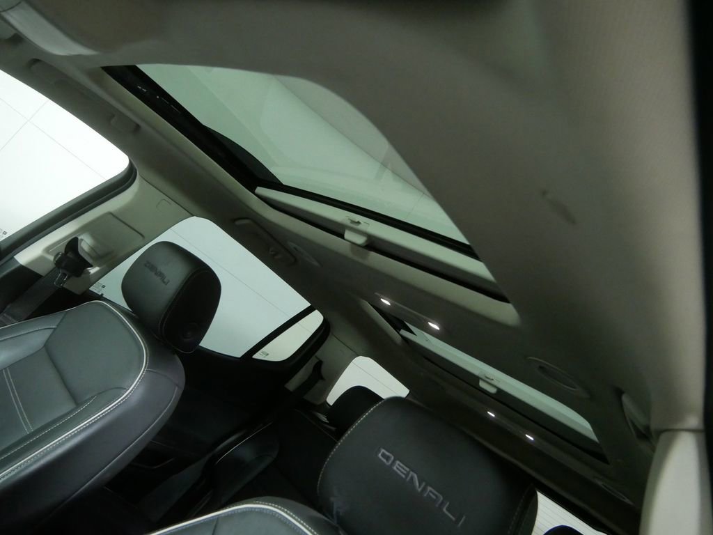 Used 2022 GMC Acadia Denali w/ Denali Ultimate Package image 11