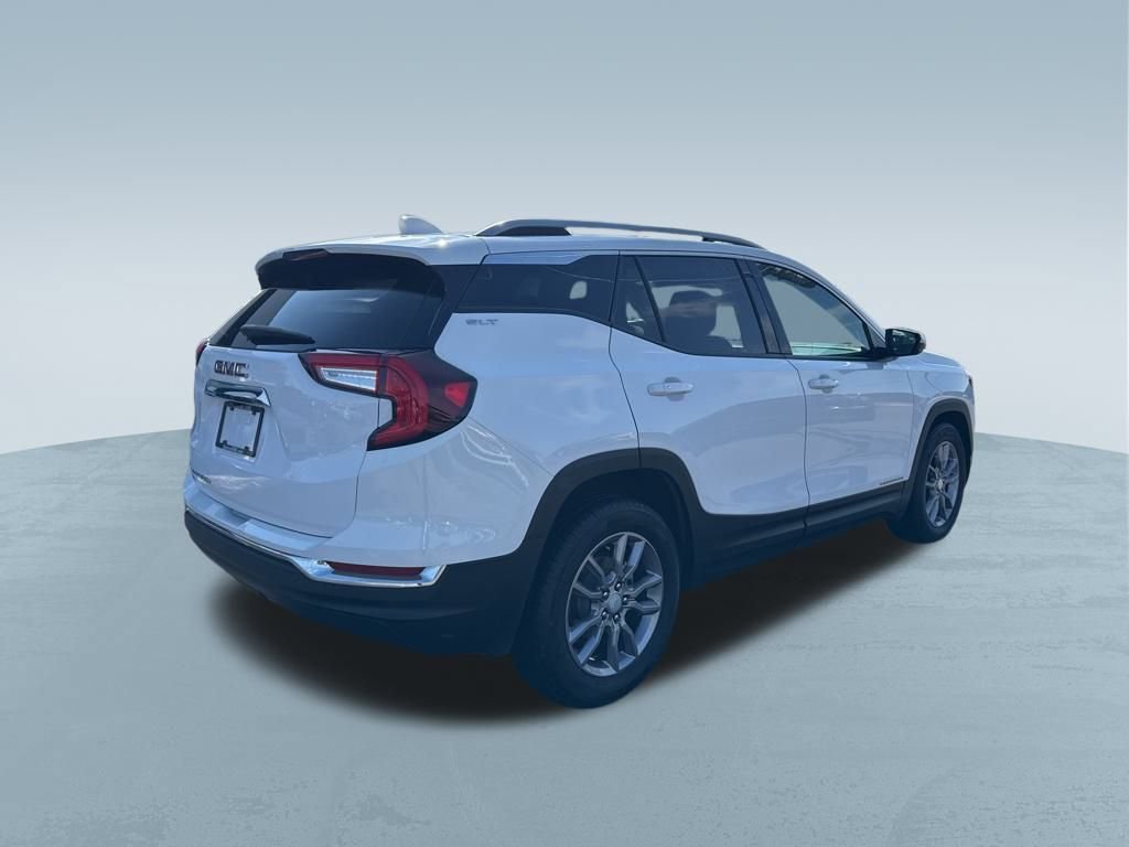 Used 2024 GMC Terrain SLT image 8