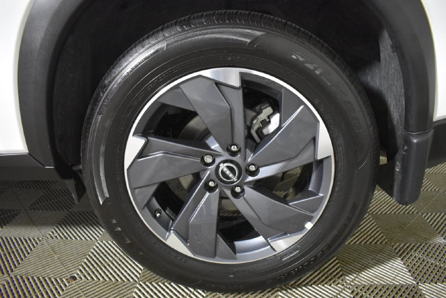Certified 2025 Nissan Rogue SV w/ SV Premium Package FWD image 42