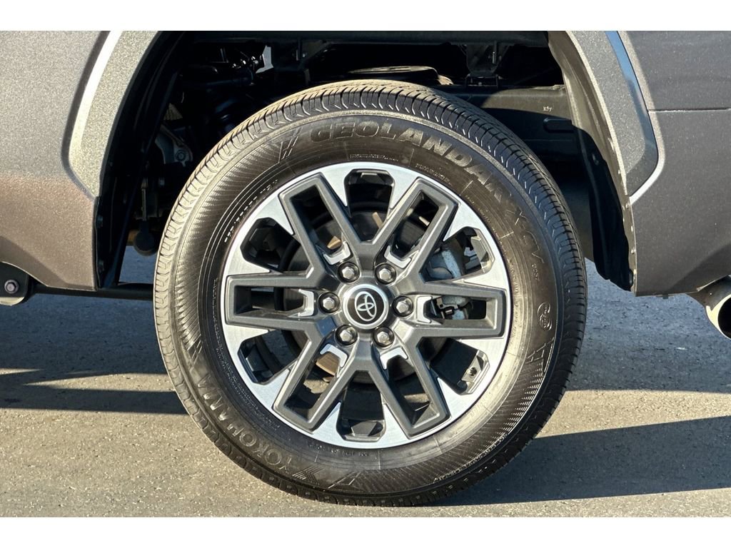 Used 2023 Toyota Tundra Limited AWD/4WD image 31