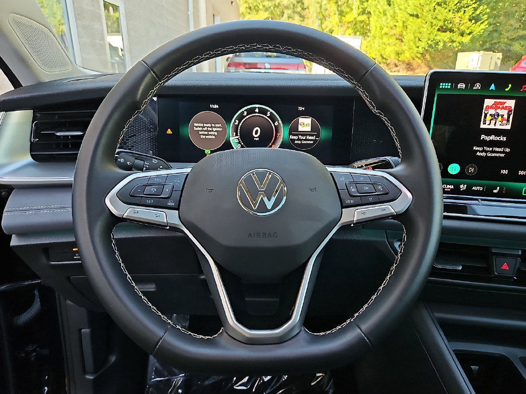 Certified 2025 Volkswagen Tiguan SE w/ Panoramic Sunroof Package AWD/4WD image 21