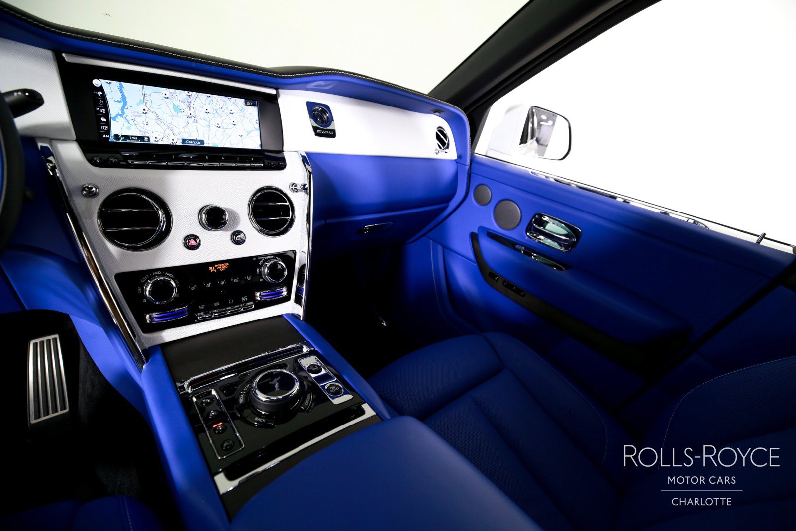 Used 2024 Rolls-Royce Cullinan AWD/4WD image 16