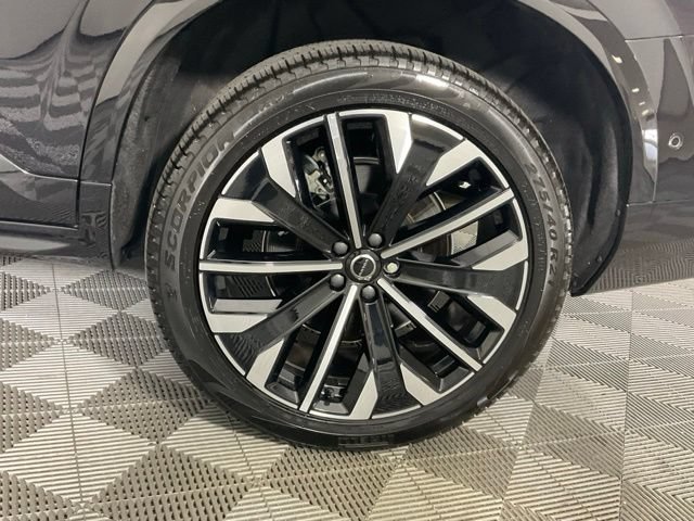 Certified 2025 Volvo XC90 B6 Plus w/ Protection Package Premier AWD/4WD image 37