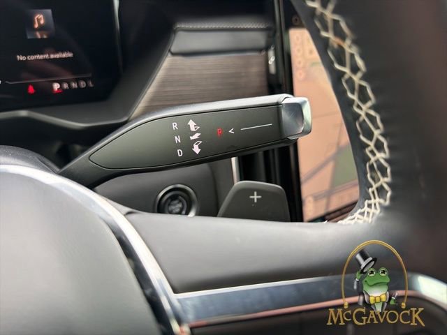 Used 2025 GMC Acadia Denali w/ Super Cruise Package image 16