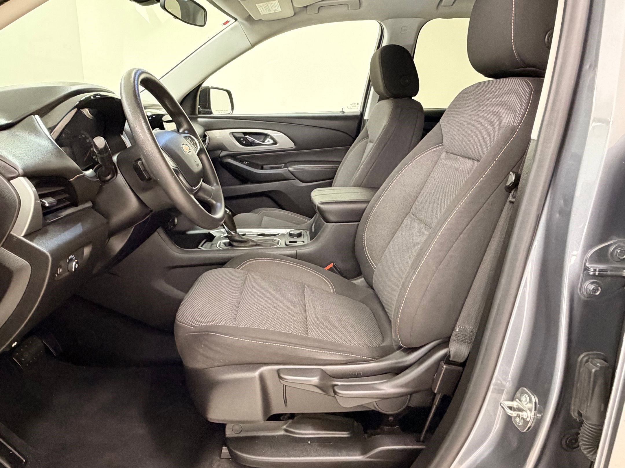 Used 2020 Chevrolet Traverse LS w/ LPO, Floor Liner Package FWD image 5