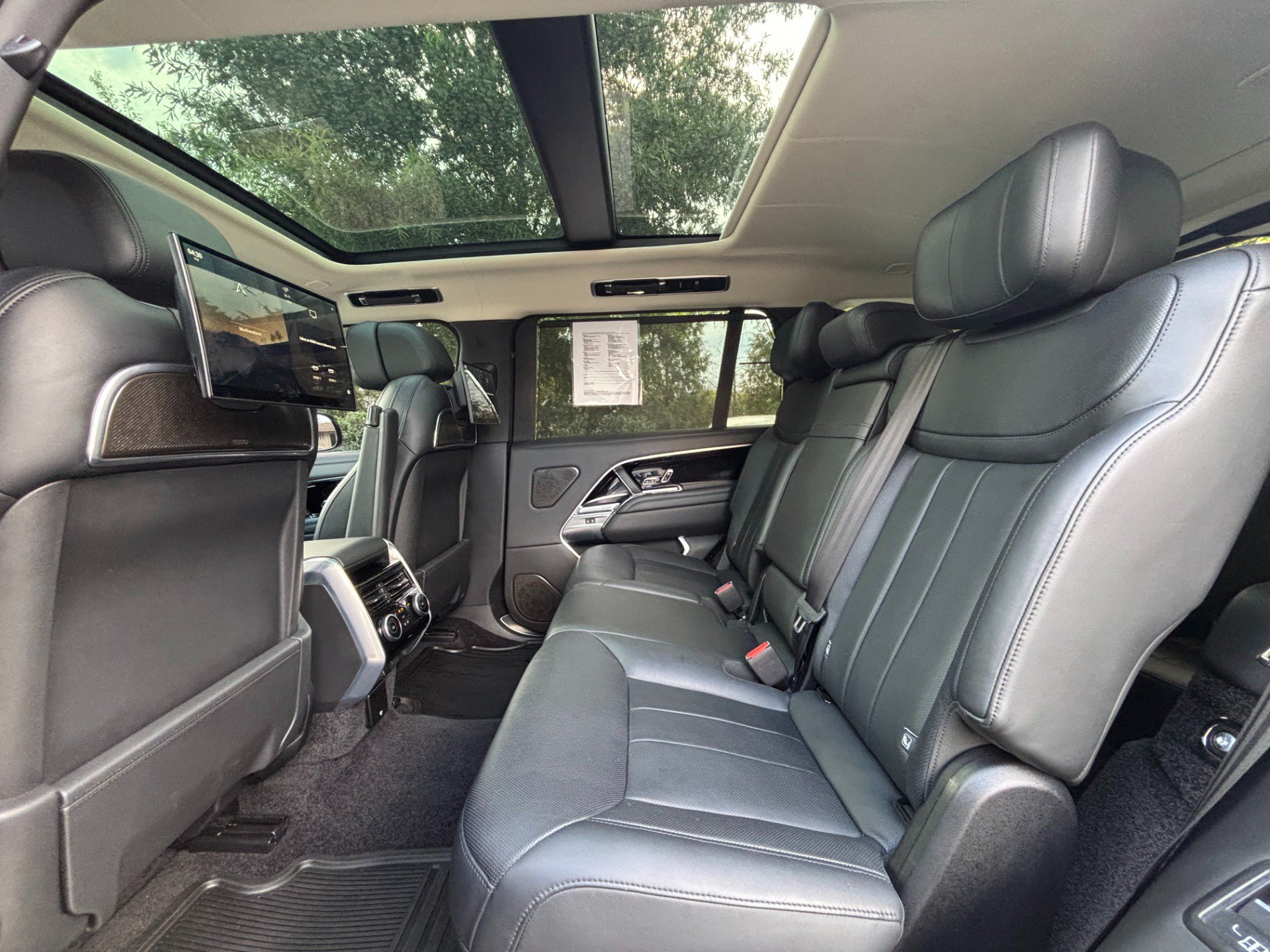 Used 2024 Land Rover Range Rover Long Wheelbase Autobiography AWD/4WD image 15