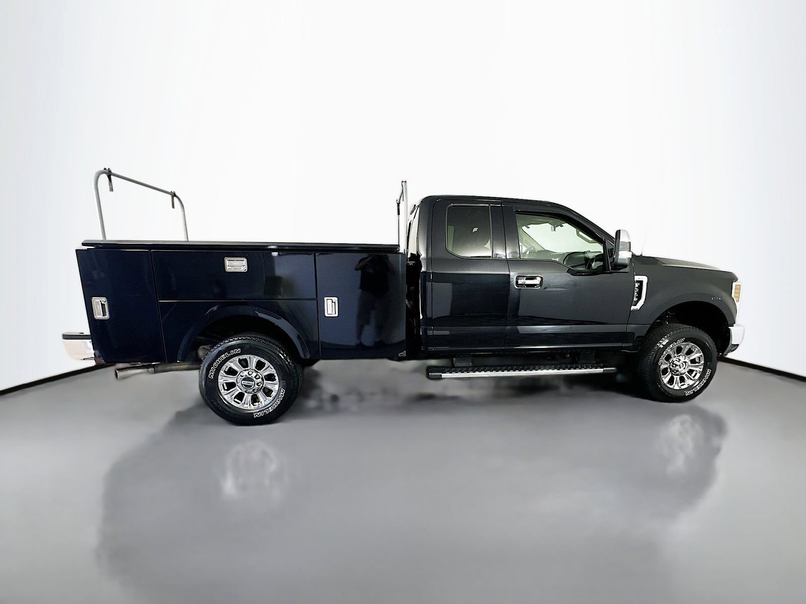 Used 2019 Ford F350 XLT w/ XLT Premium Package AWD/4WD image 8